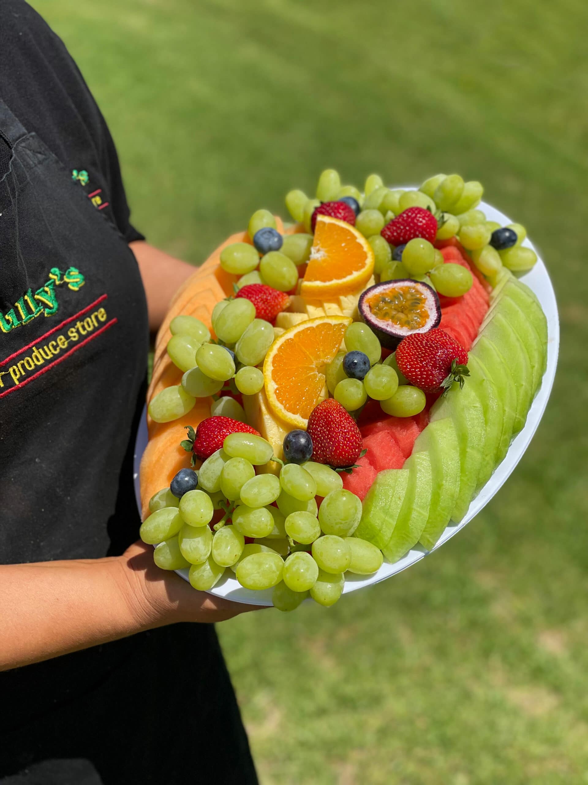 Medium Oval Deluxe Fruit Platter